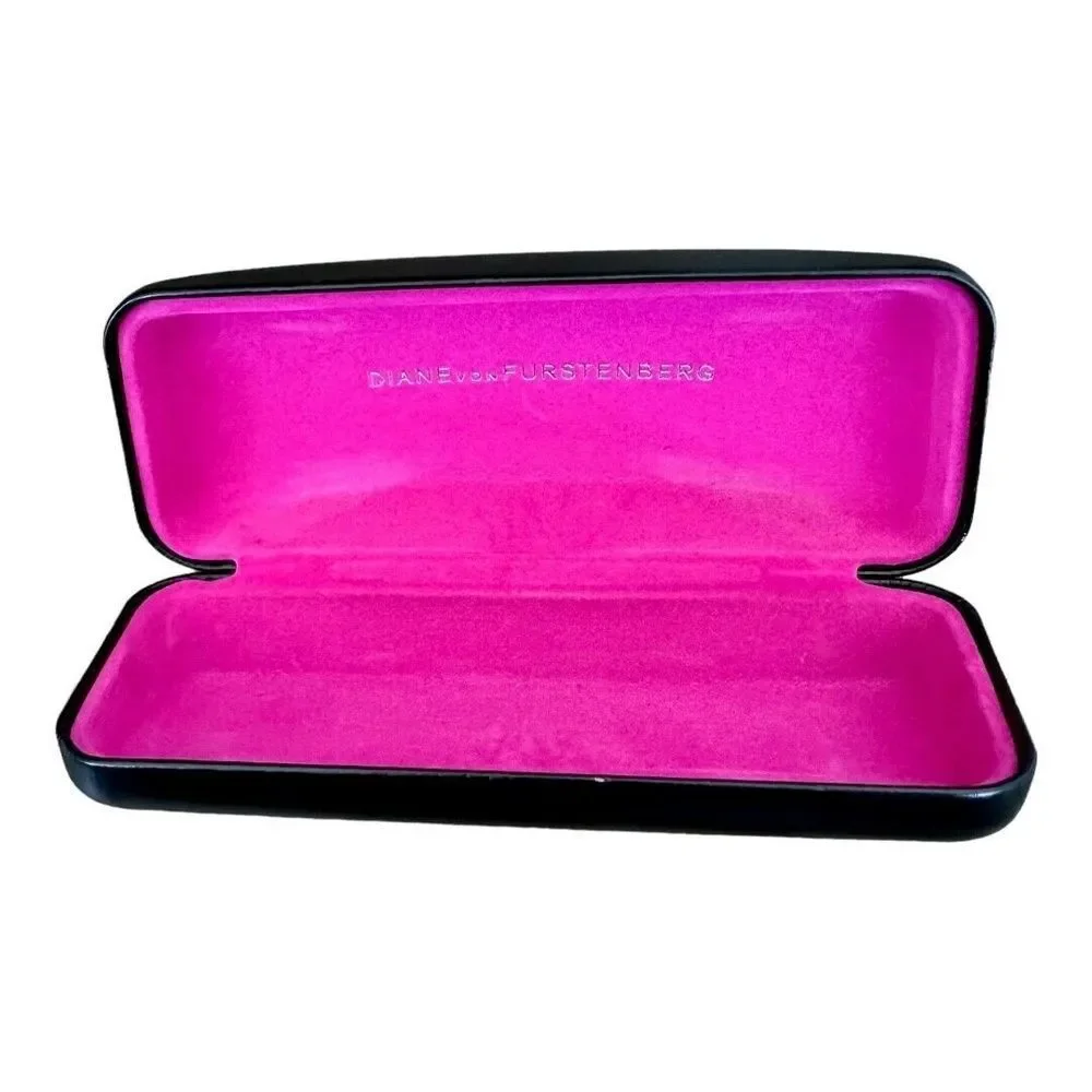 Diane Von Furstenberg hinge logo lining