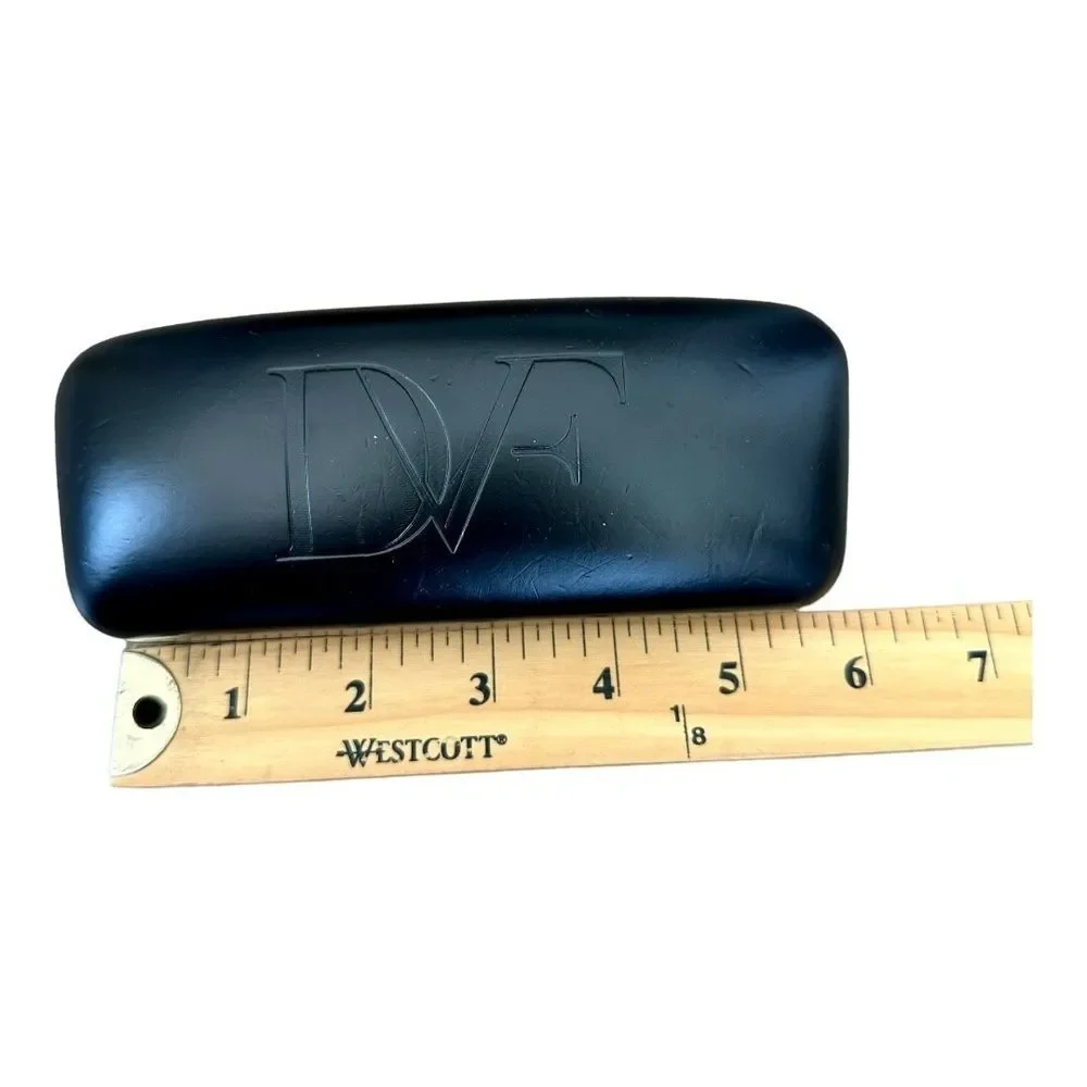 Diane Von Furstenberg measurement color photo