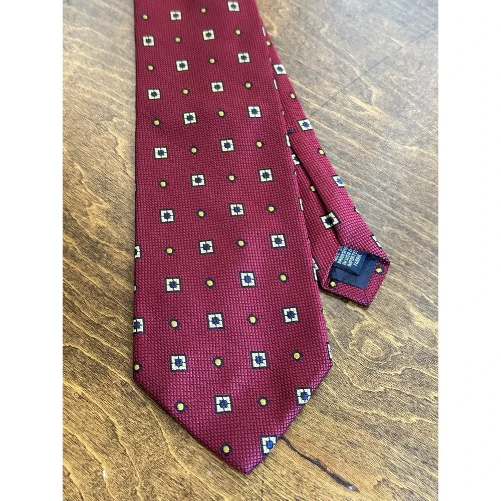 Lands End Neck Tie Men's 100% Silk Hand Sewn In The‎ Burgundy Geometric Print