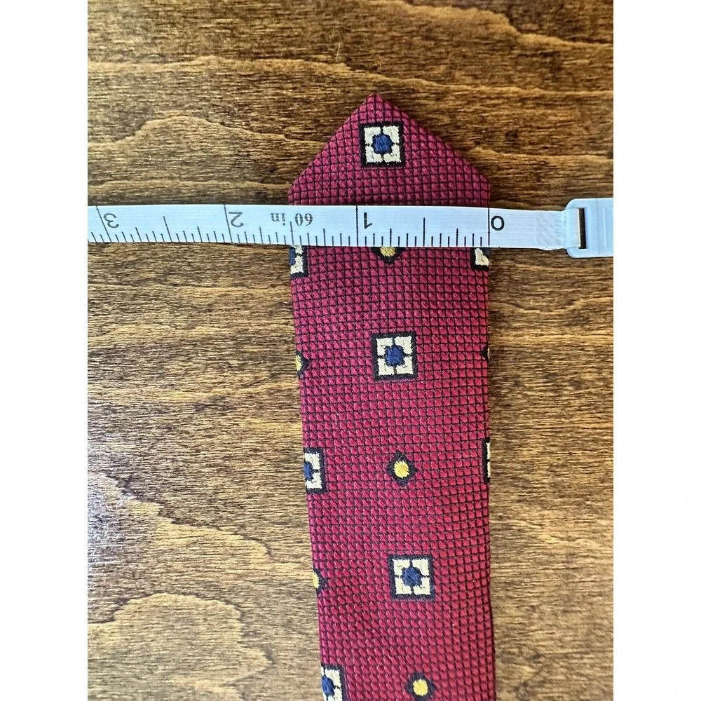 Lands End Neck Tie Men's 100% Silk Hand Sewn In The‎ Burgundy Geometric Print