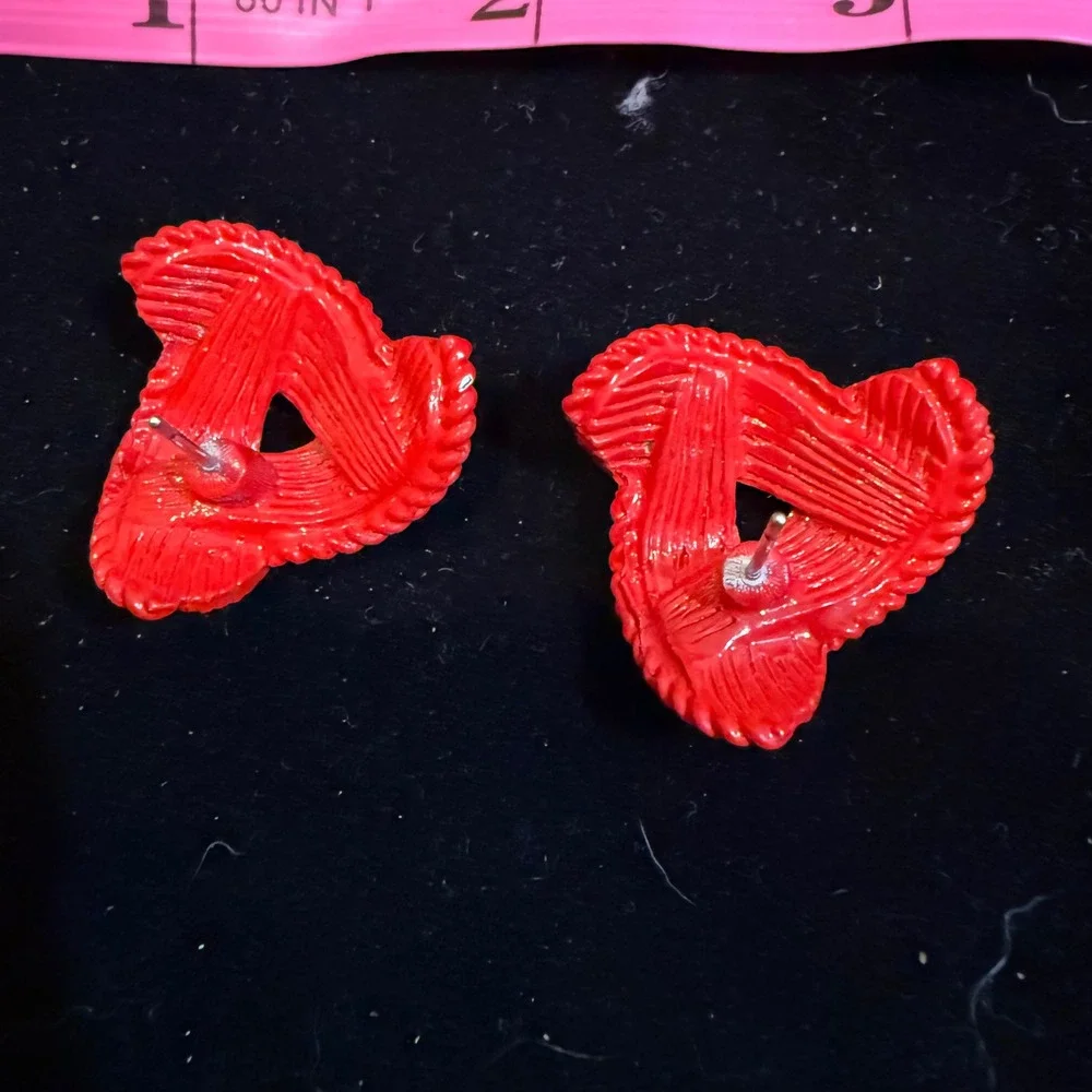 N/A vibrant red