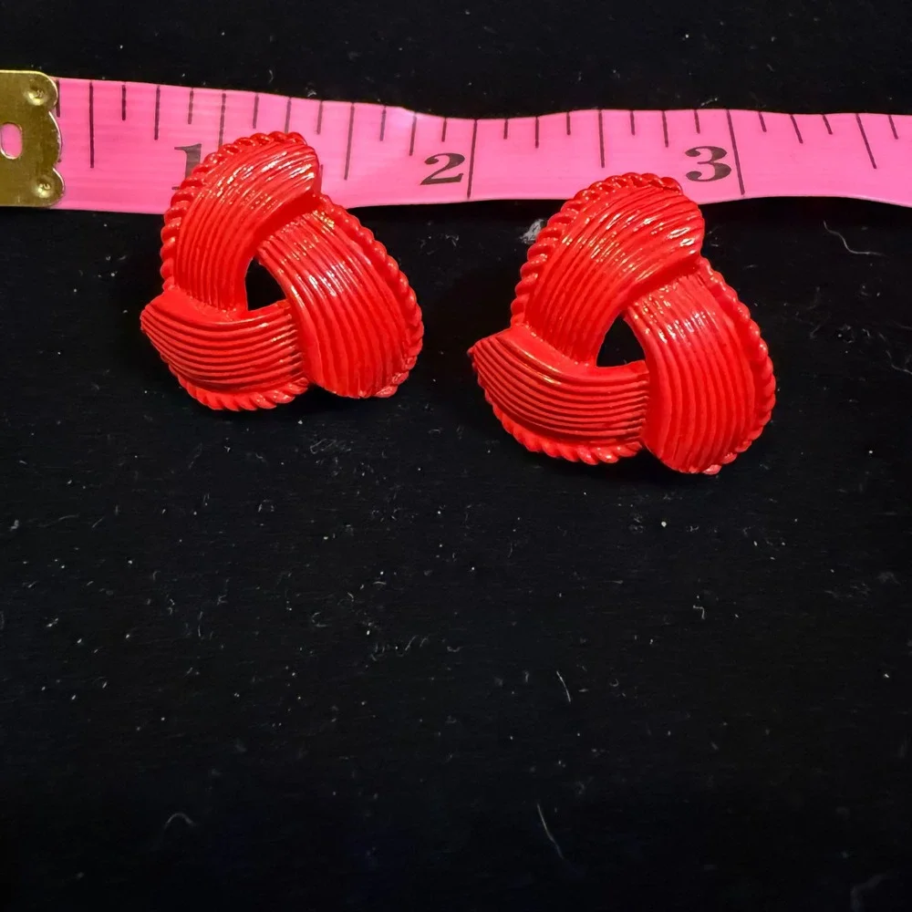N/A vibrant red