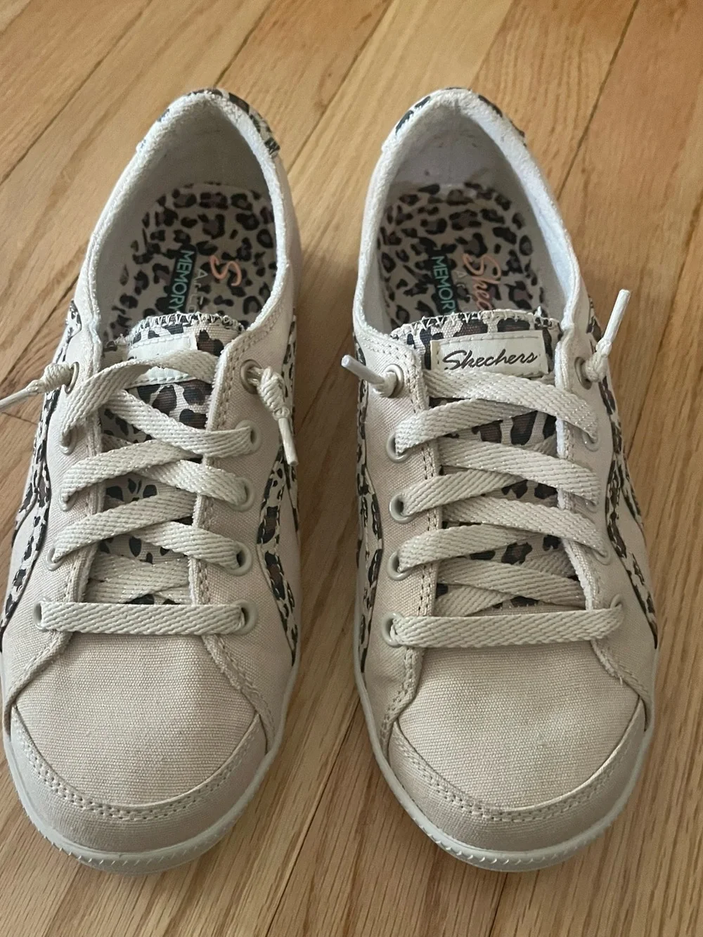 Skechers sneakers pairs canvas