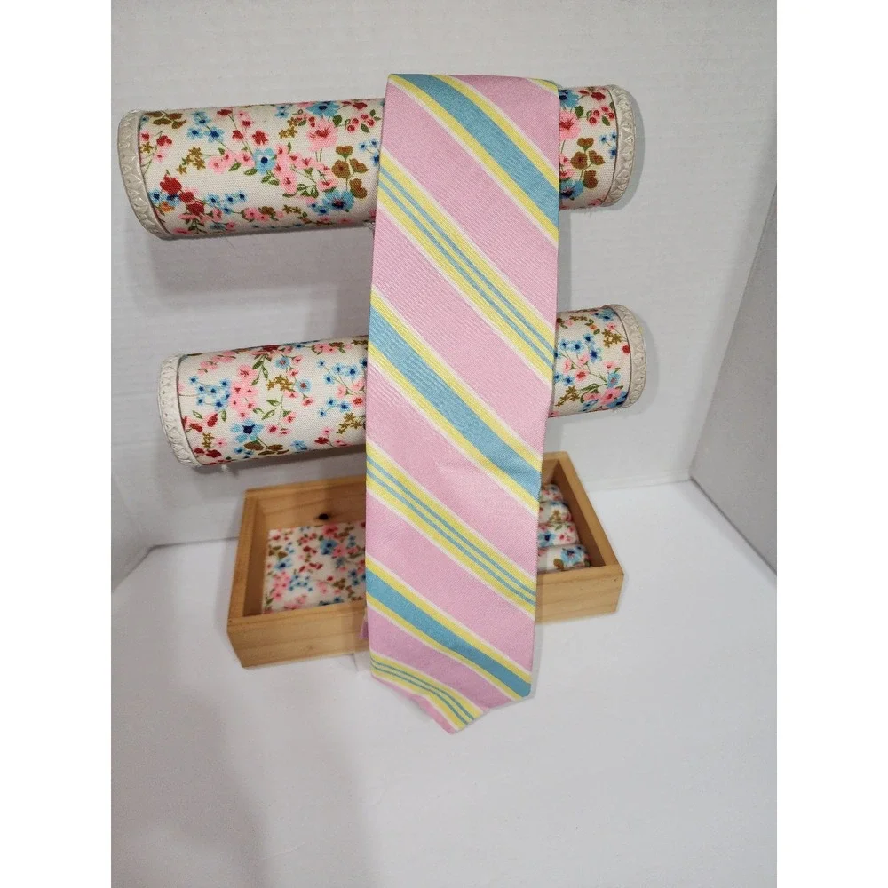 Excellent condition‎ hand woven High Cotton pastel tie