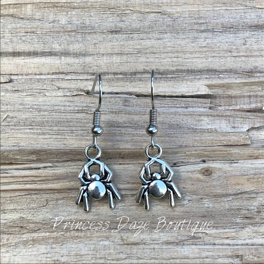 Silver Spider‎ Dangle Earrings