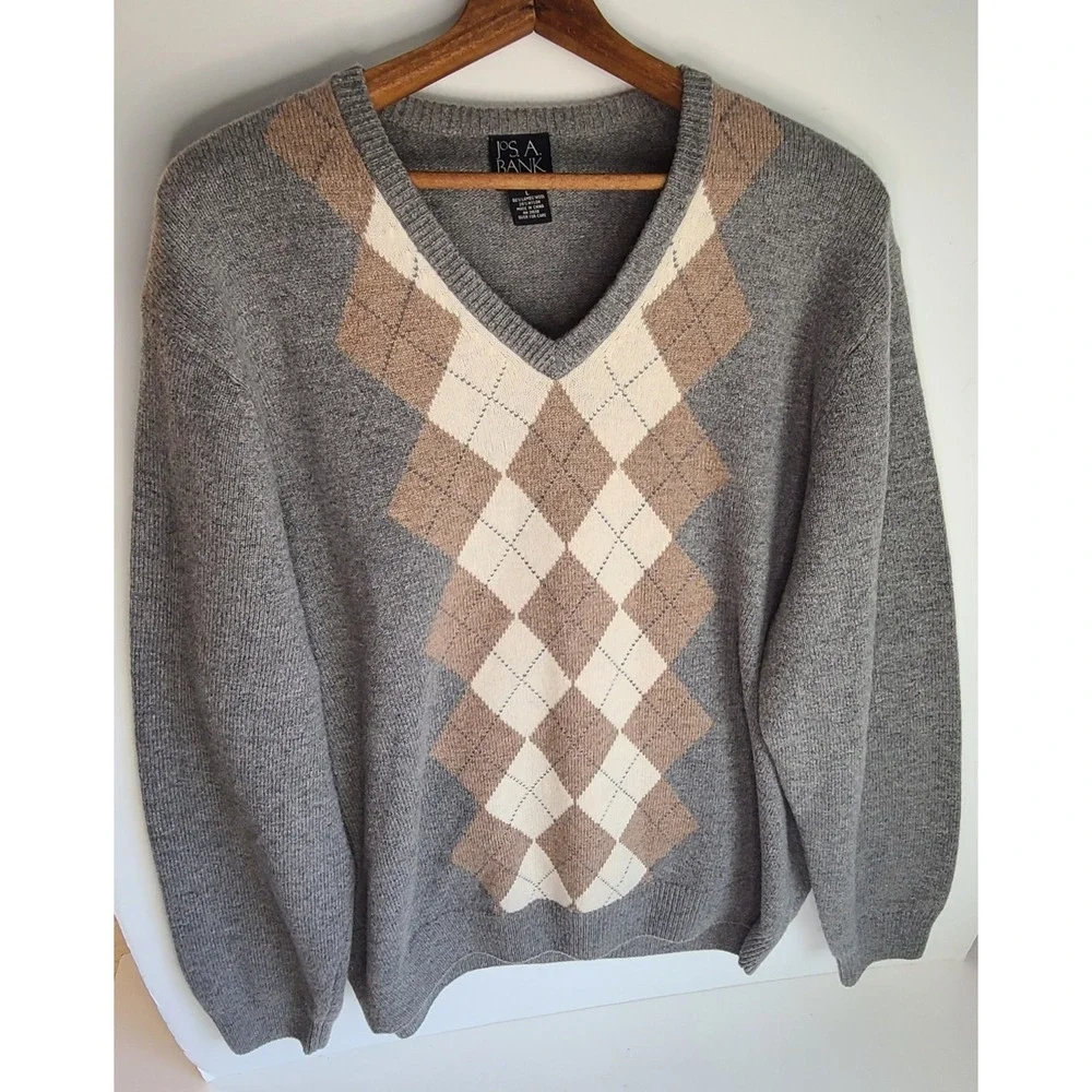 Jos A Bank Size L Gray Tan Argyle V‎ Neck Long Sleeve Lambswool Wool Sweater