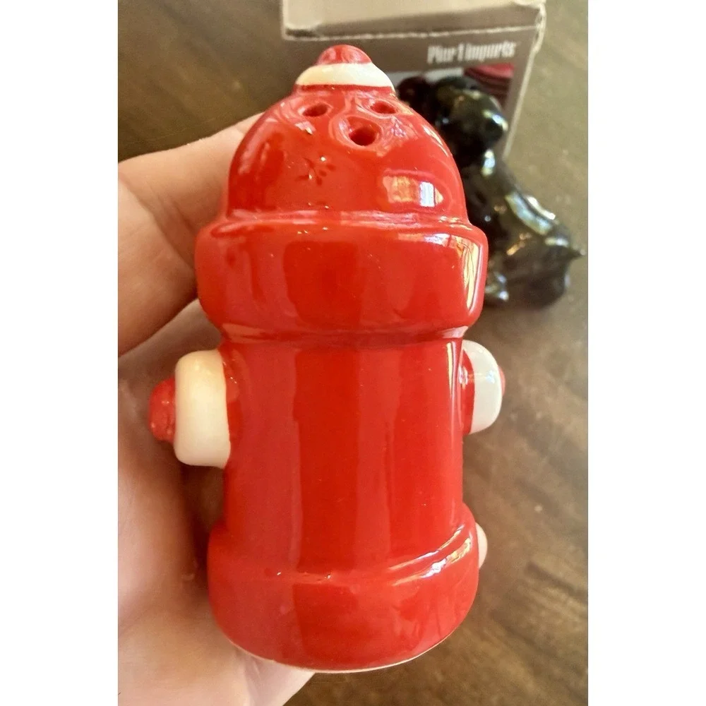 VTG Dog Watering Fire Hydrant Salt & Pepper Shakers Ceramic Pier 1 In box