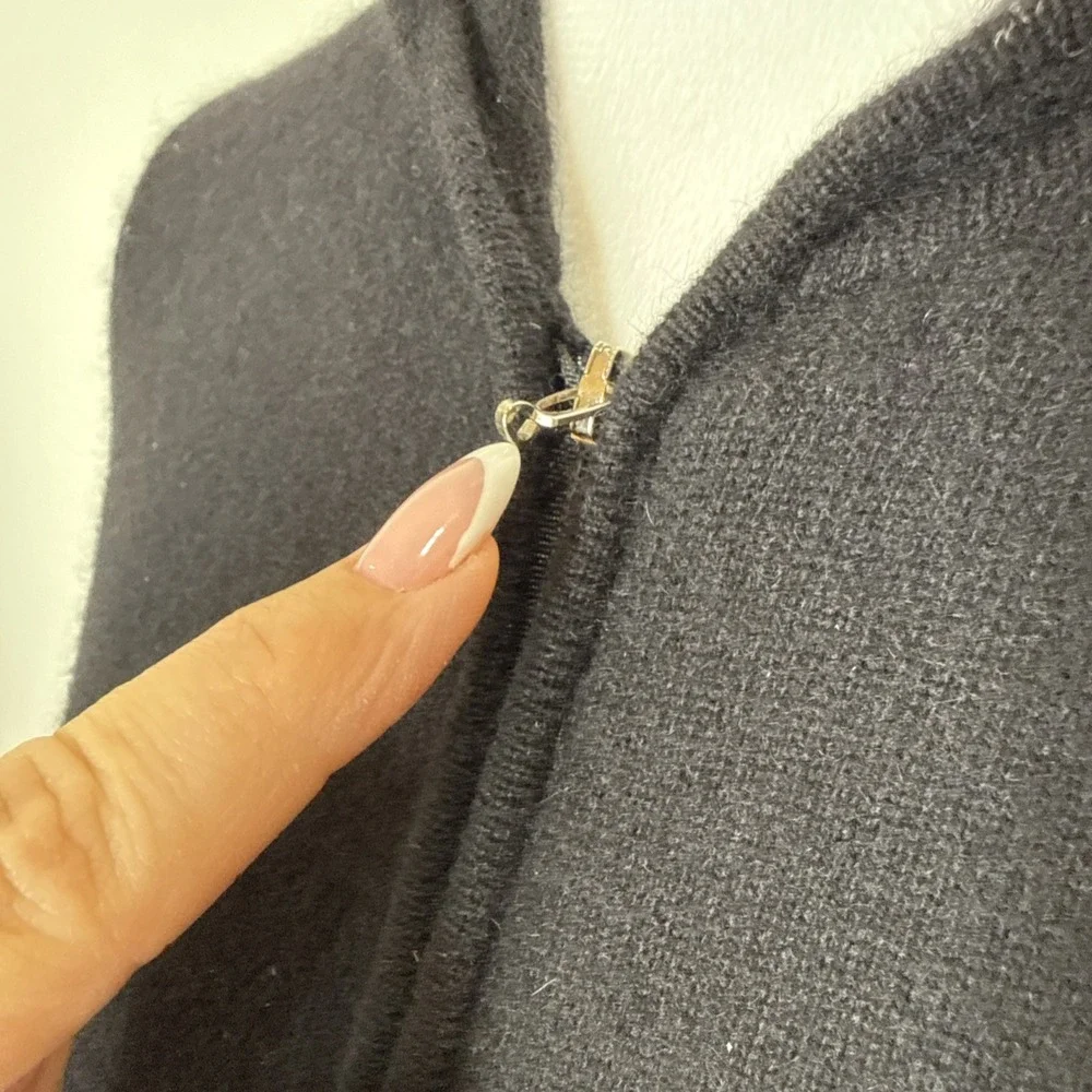 Vintage Y2K Juicy Couture 100% Cashmere Hoodie Zip Up Medium‎ Black Dog Preppy
