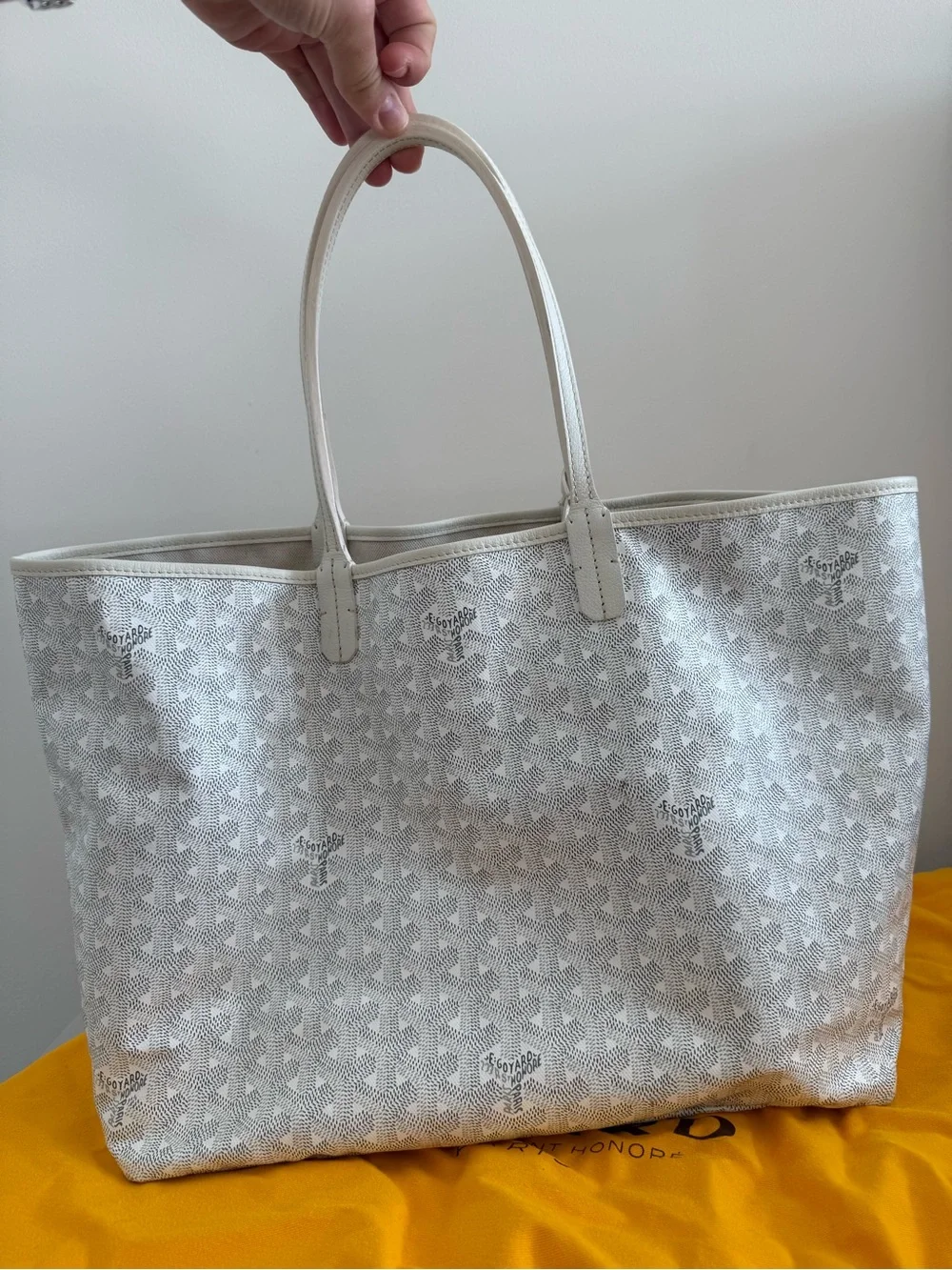 Goyard classic saint