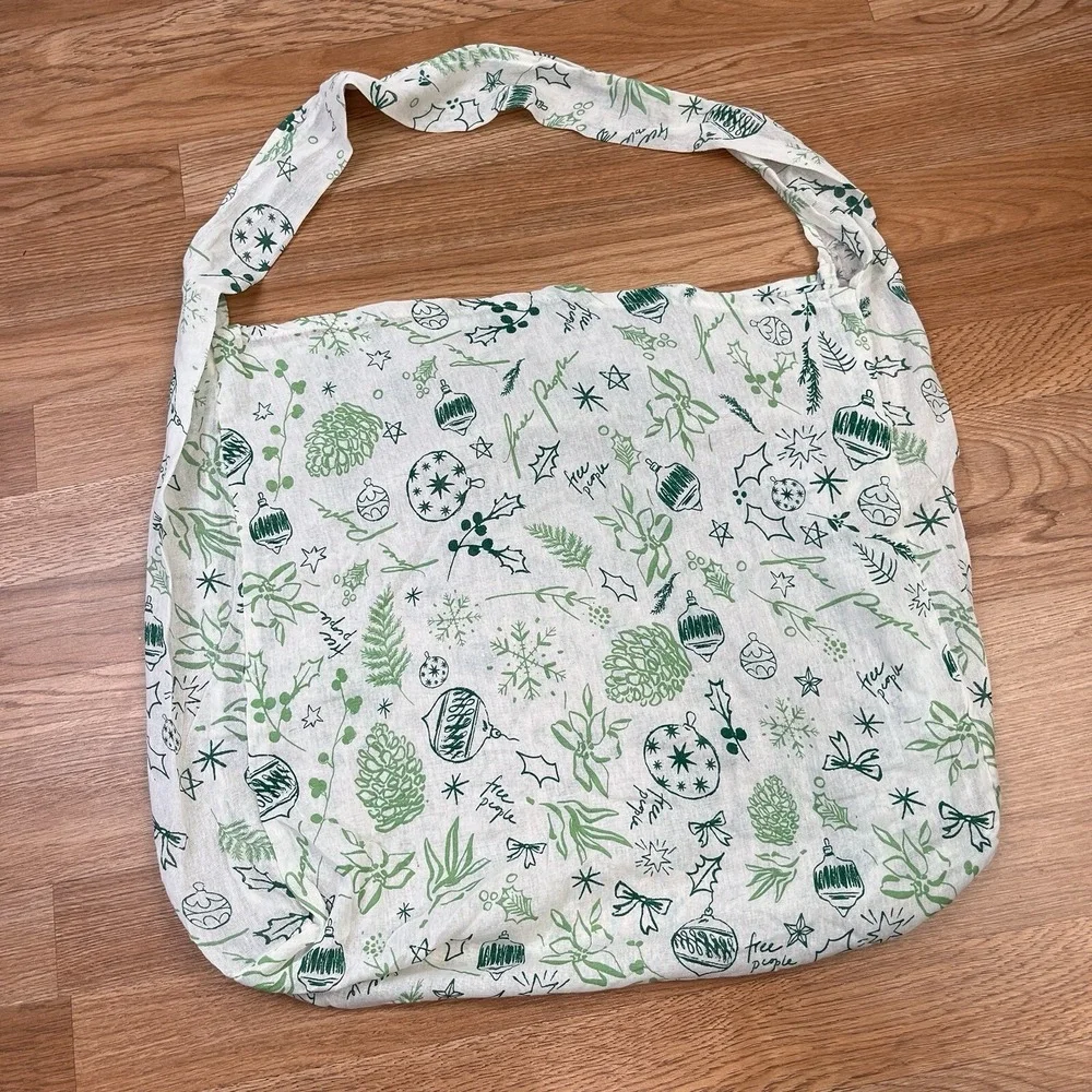 Free People Christmas Holiday Shopping Tote Bag‎ Lightweight Reusable NEW