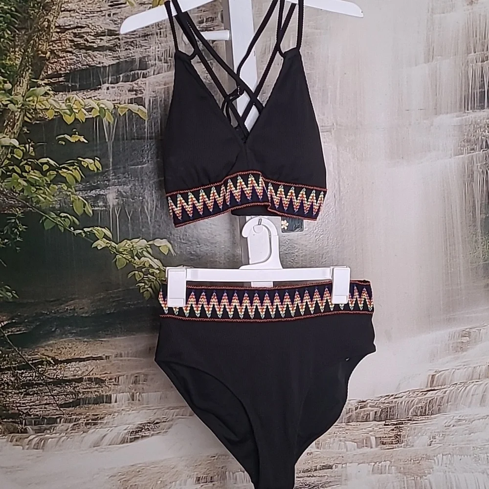 NWT! Blooming Jelly Womens Large ribbed black colorful ZIG ZAG band bikini
