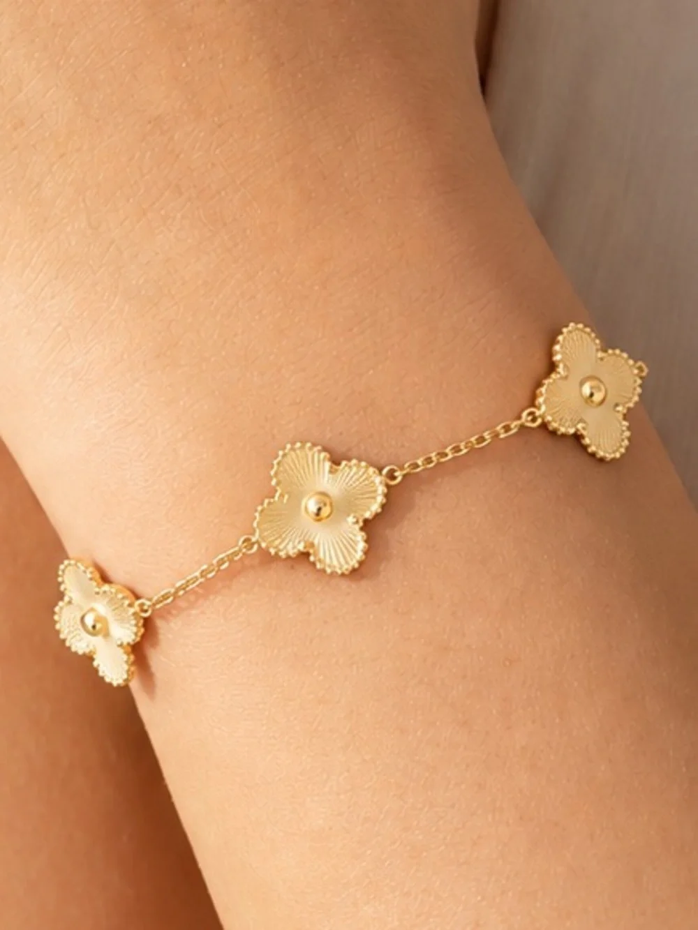 18K Gold Clover Bracelet (7700)