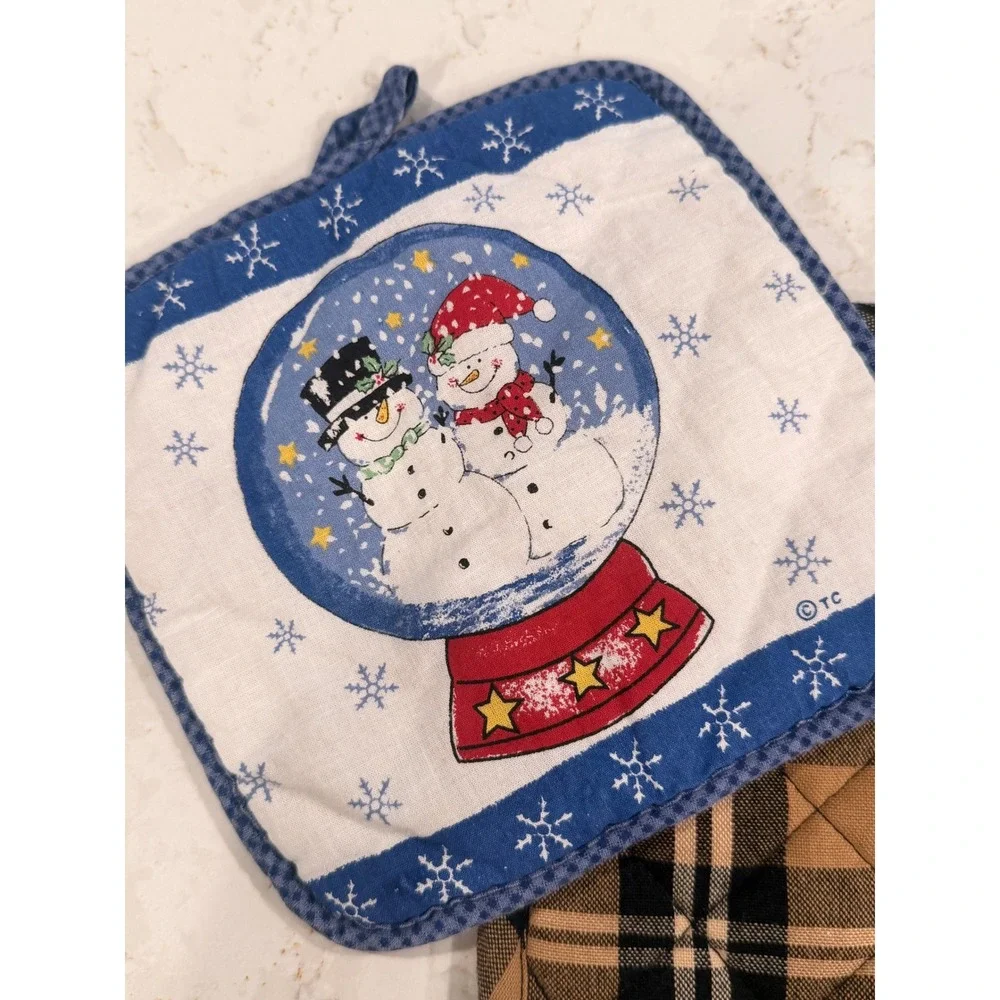Vintage Christmas Pot Holders Set of‎ 2 Snowman Snow Globe & Park Designs Plaid