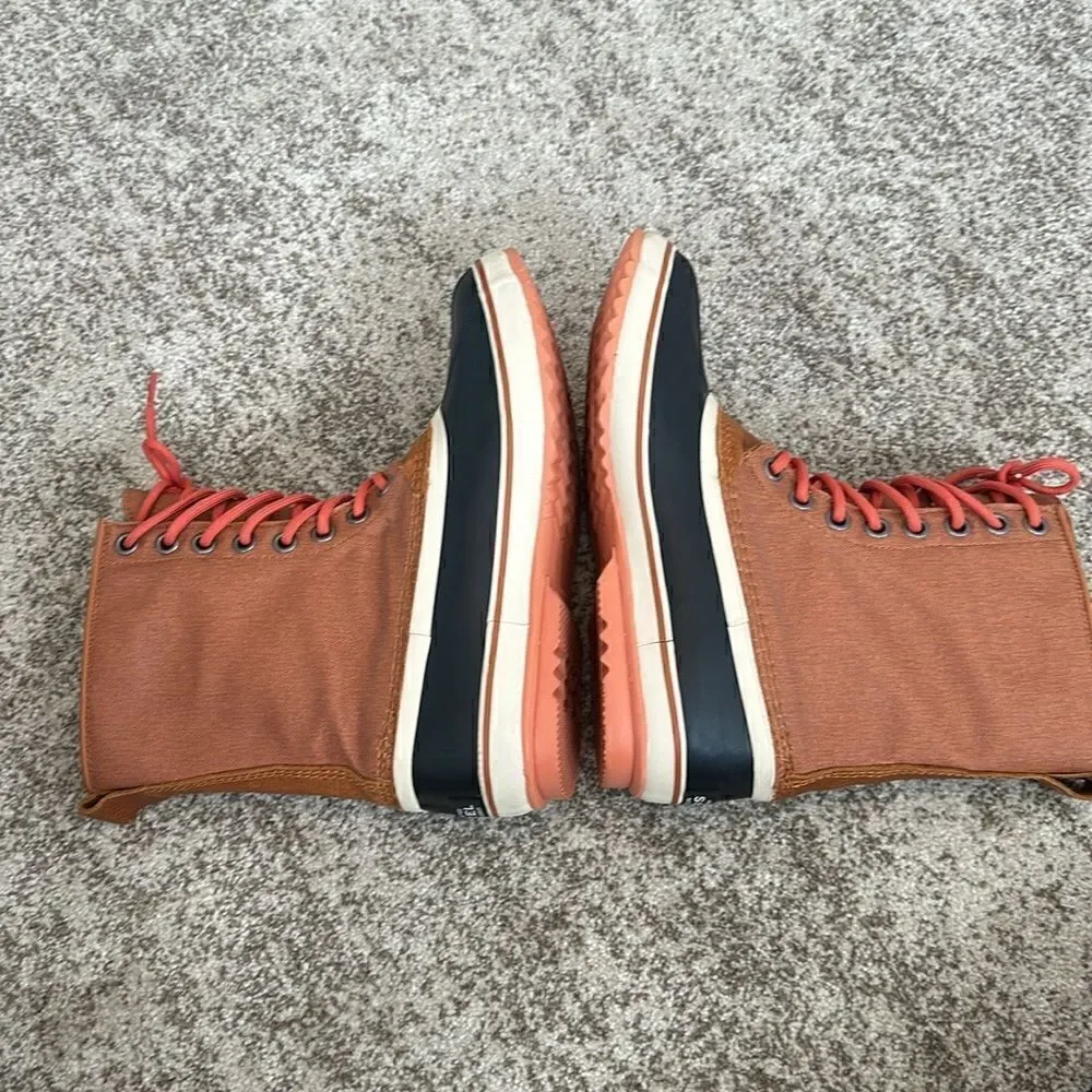Sorel plug boot bonded