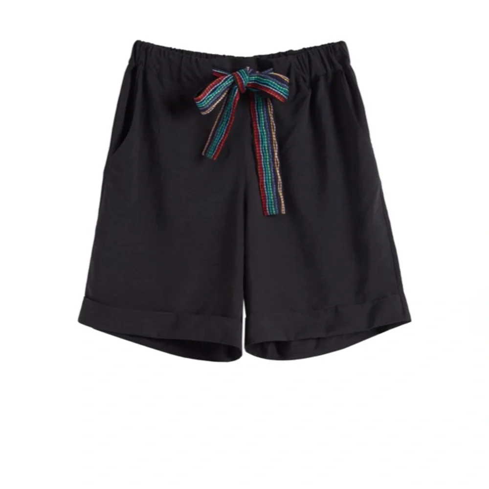 Chinti & Parker Black Shorts with Woven Rainbow Belt