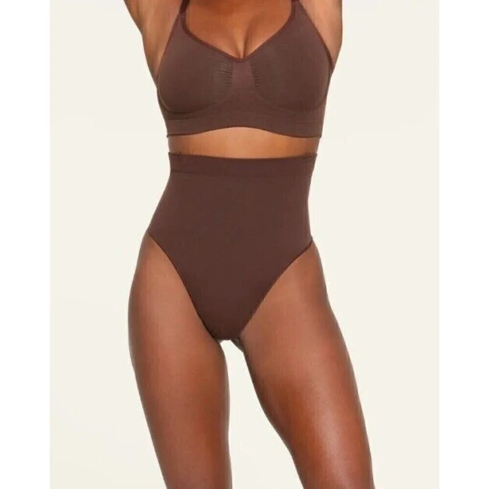 Skims Core Control Thong Cocoa Size Small Medium