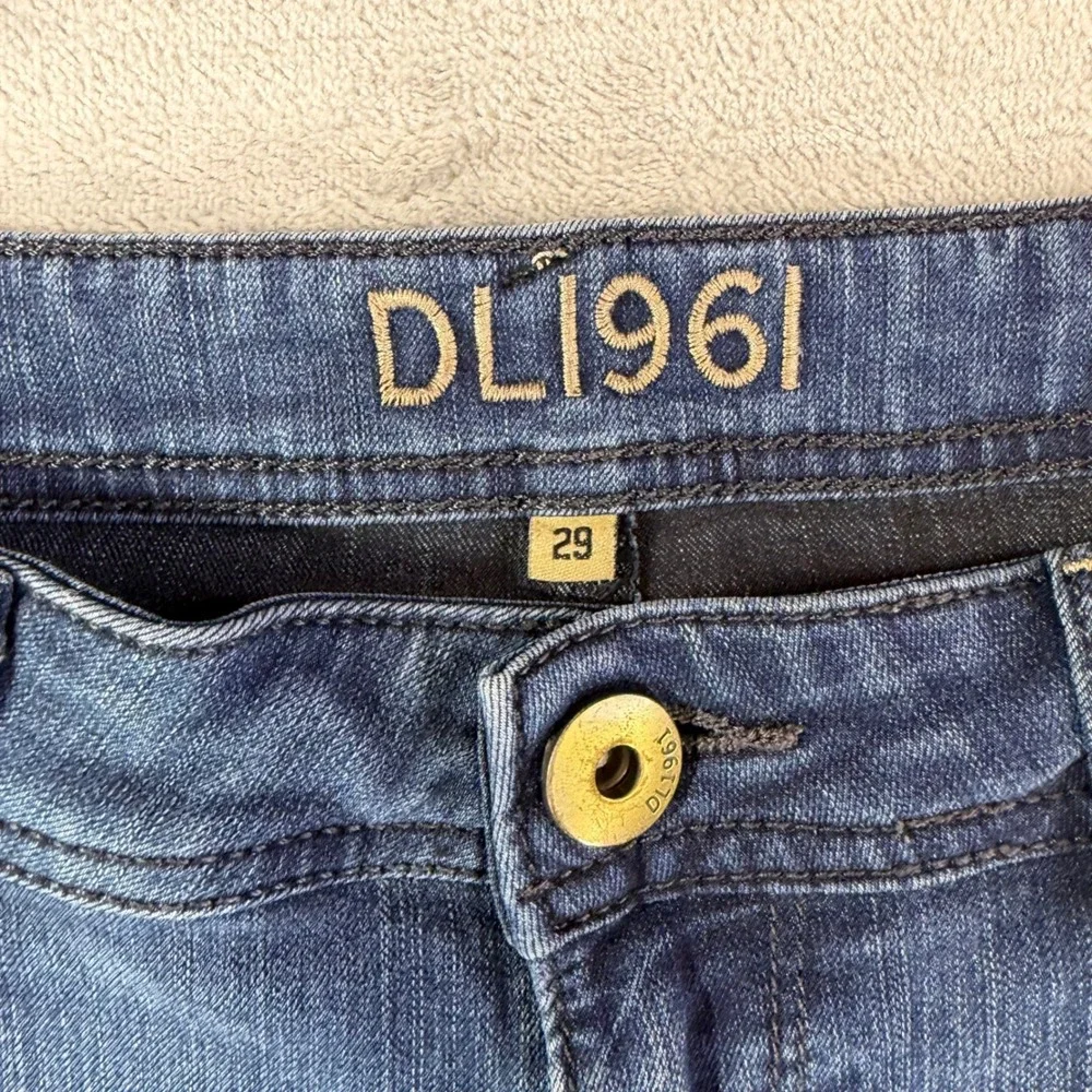 DL1961 blend features style