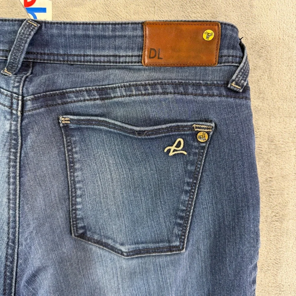 DL1961 crafted thigh explorations