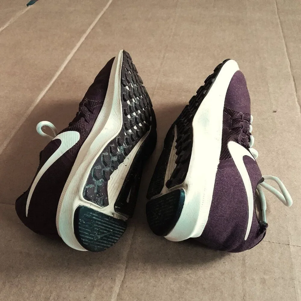 Nike Women’s Brown Running Low Top Sneakers Shoes Size 6