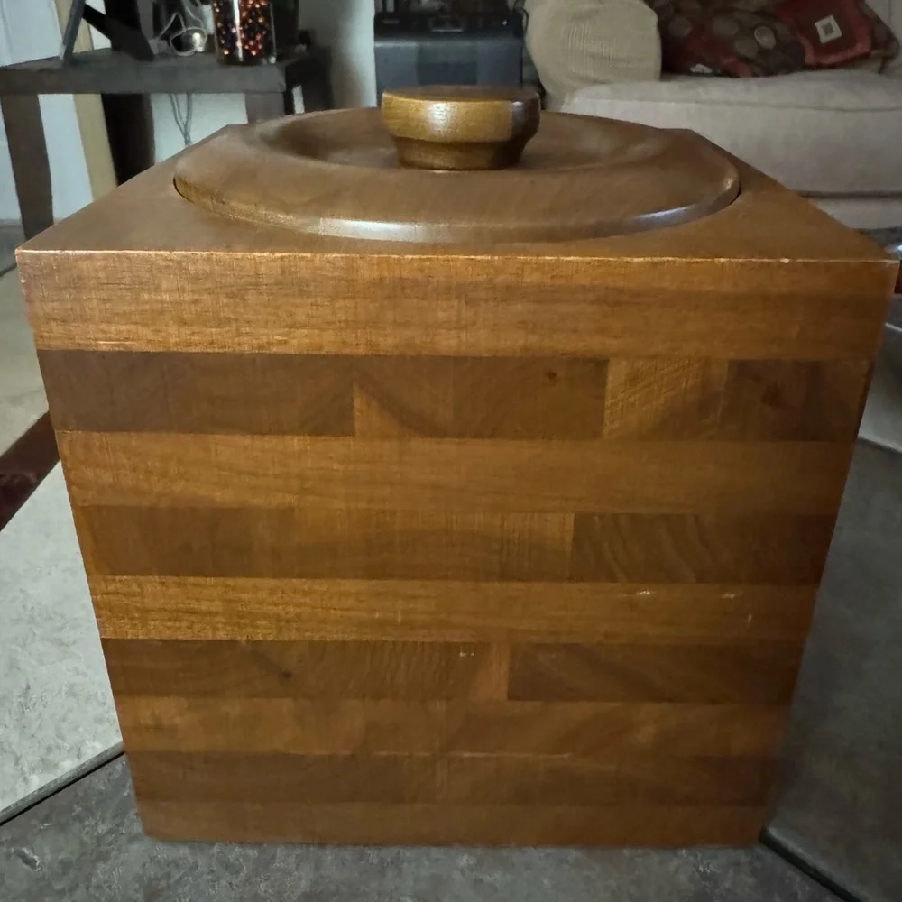 1970s Solid Black Walnut Ice Bucket w/Lid.  Midcentury Barware by‎ Kustom Kraft.