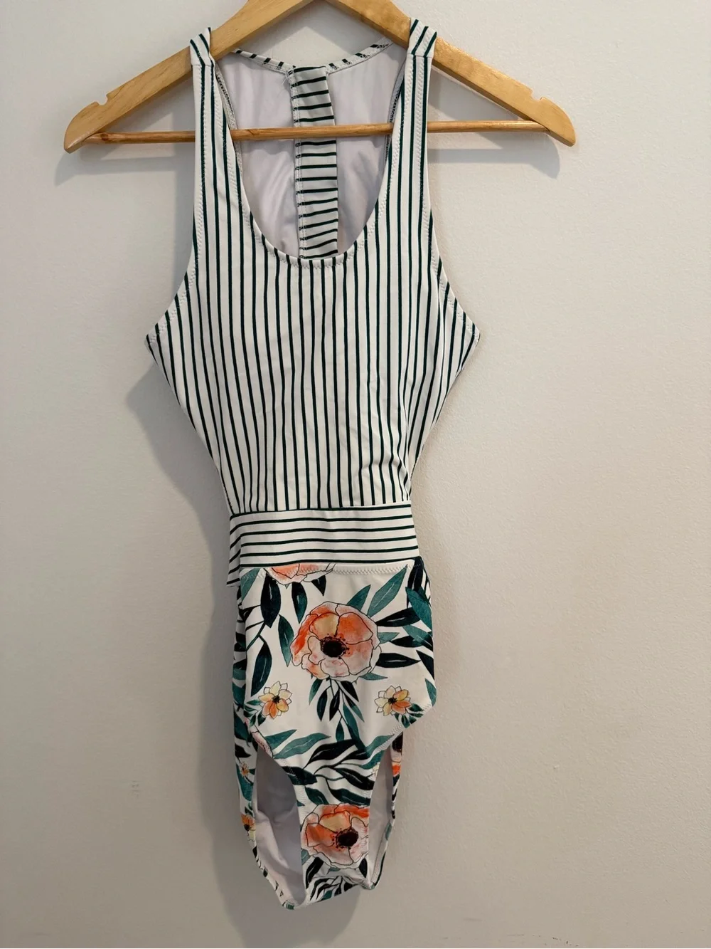 Cupshe Miss U Poppy Print One Piece Swimsuit Cutout Striped Floral Vacation M