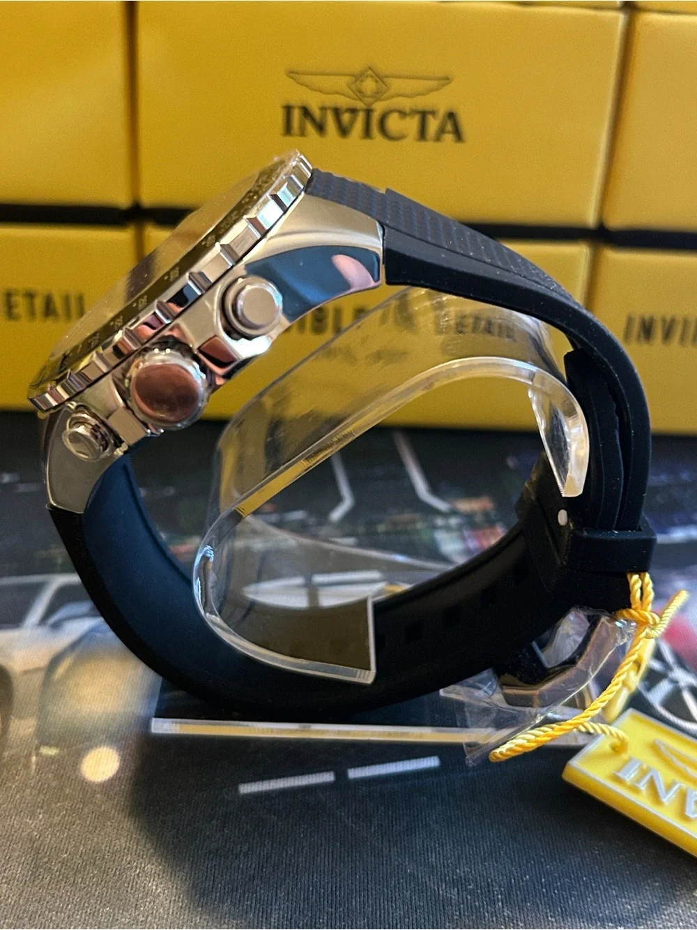Invicta bold black