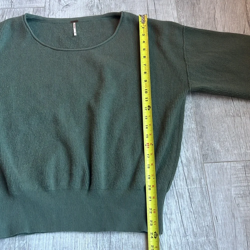 Shadow Crew Blouson Sleeve Green Sweater‎ Size S