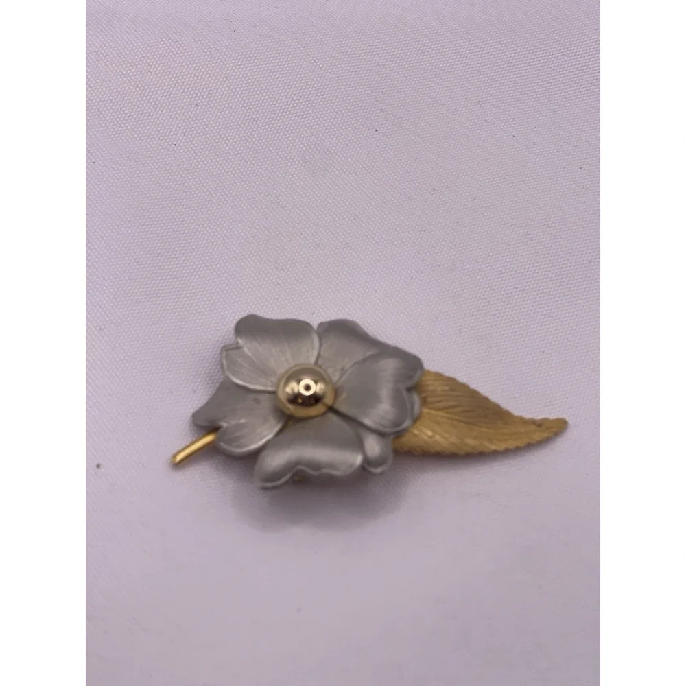 Vintage Filigree Flowers Floral Long‎ Stem pin brooch Gold Tone
