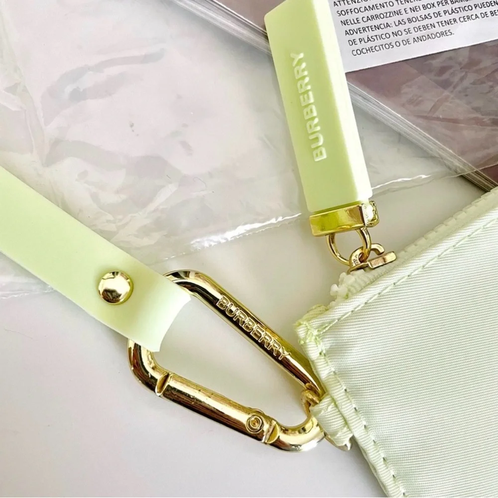 Burberry light apple