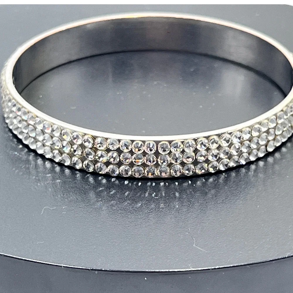 kate spade bracelet features