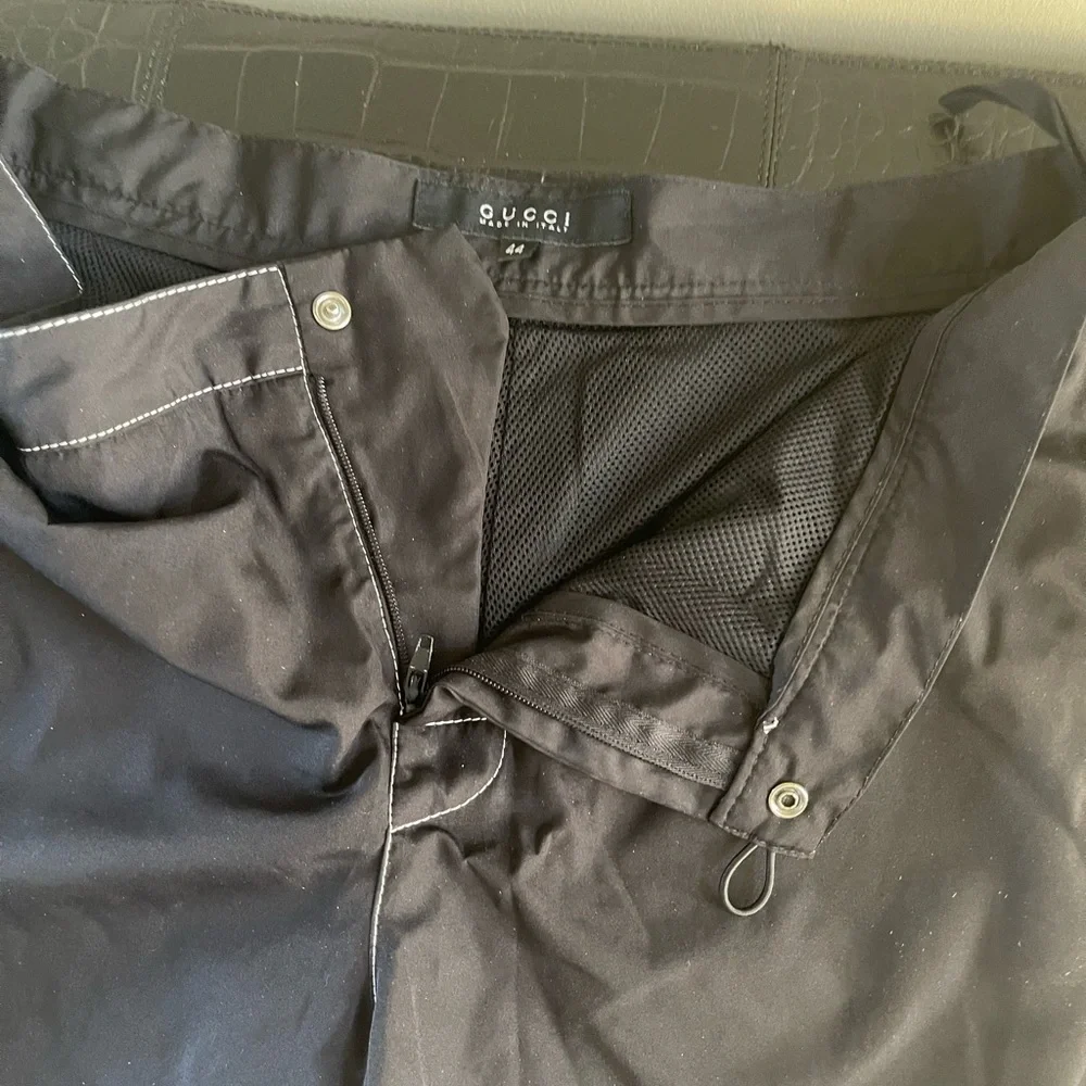 Gucci white button