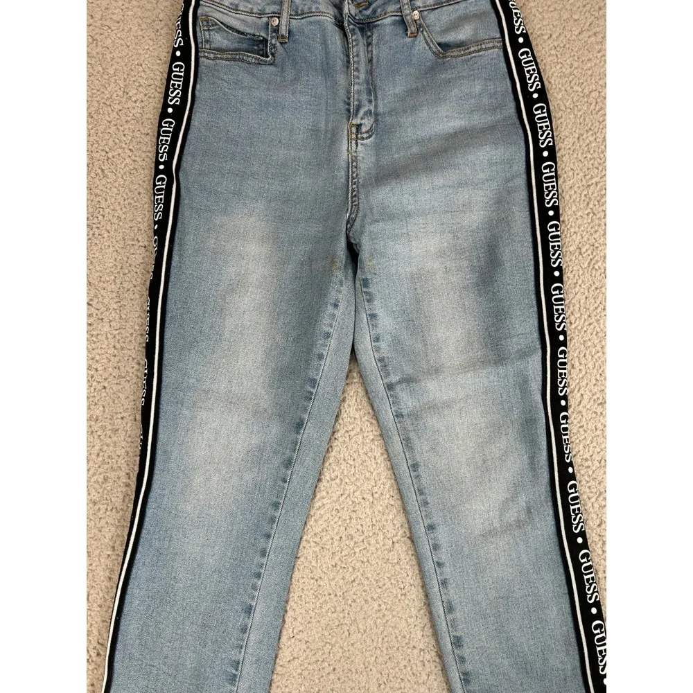 Guess keywords streetwear