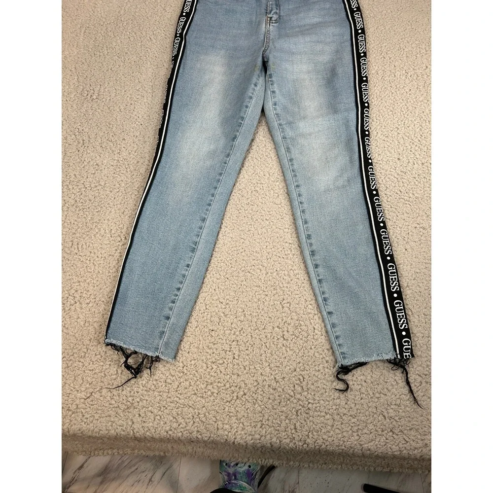 Guess keywords streetwear