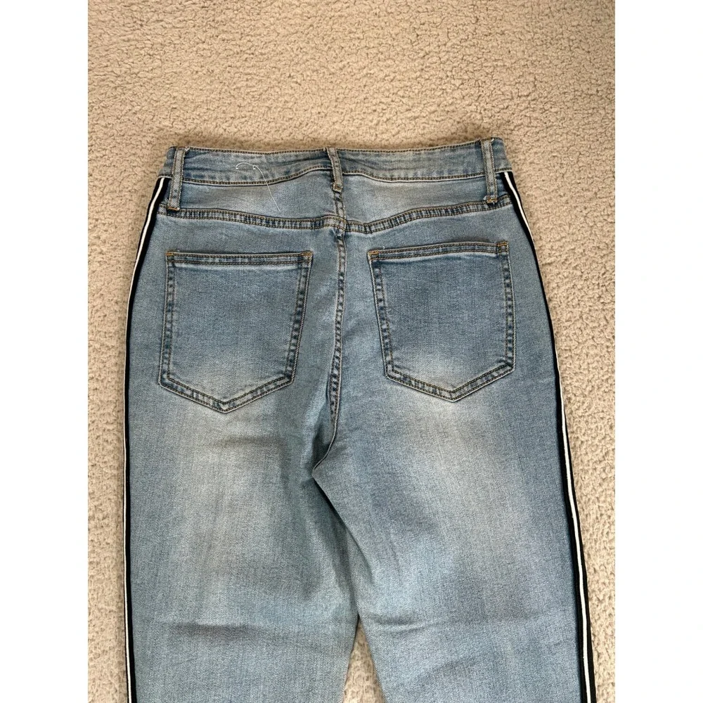 Guess keywords streetwear
