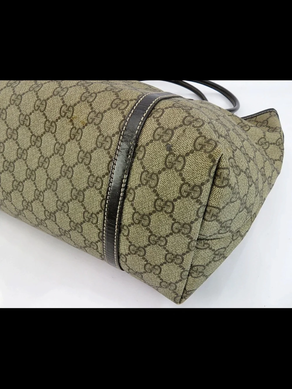 Gucci tote signature