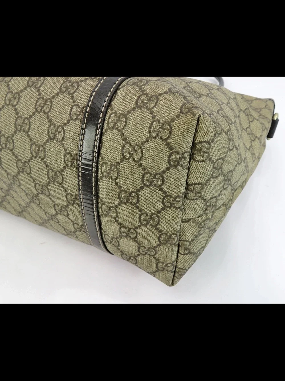 Gucci tote signature