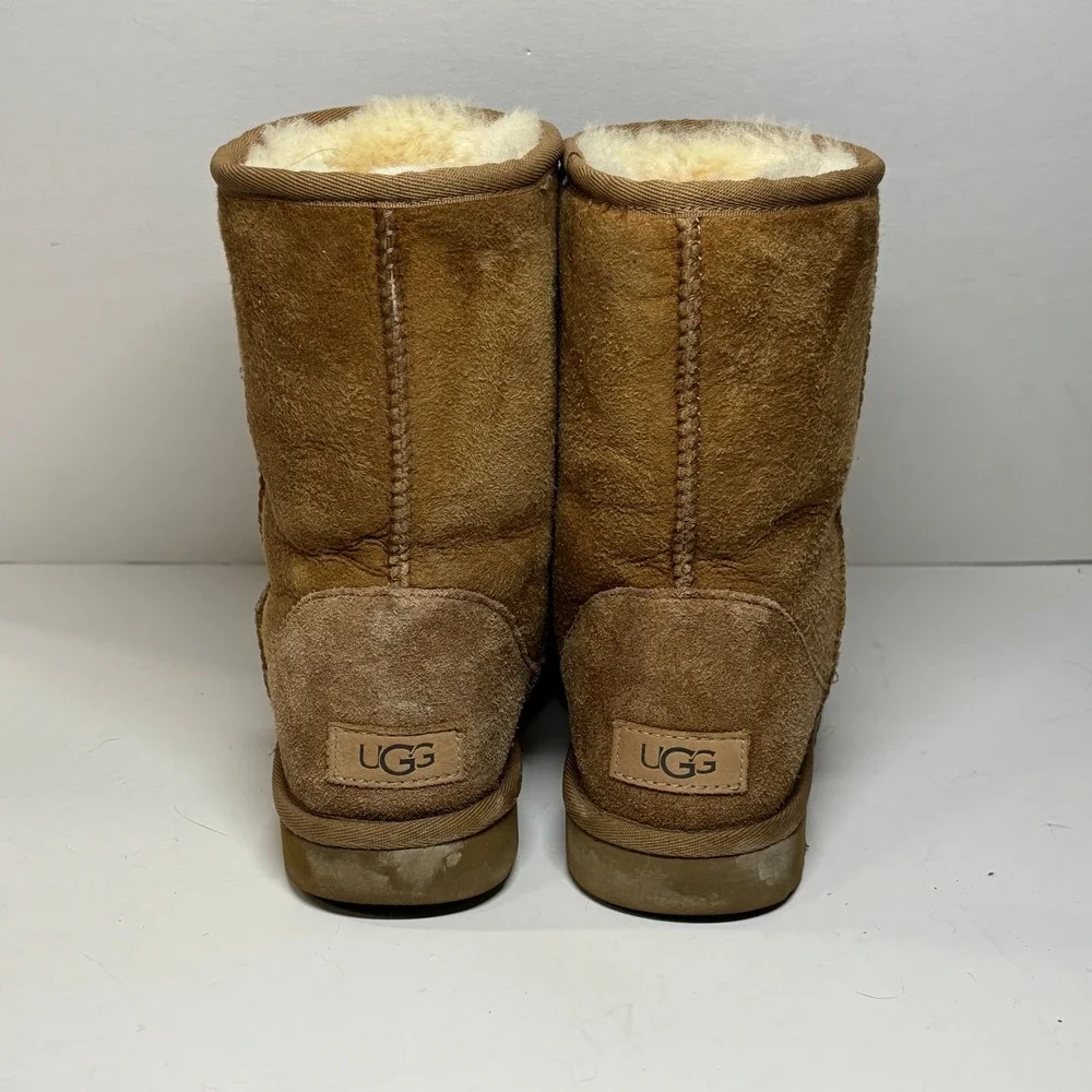 UGG classic short