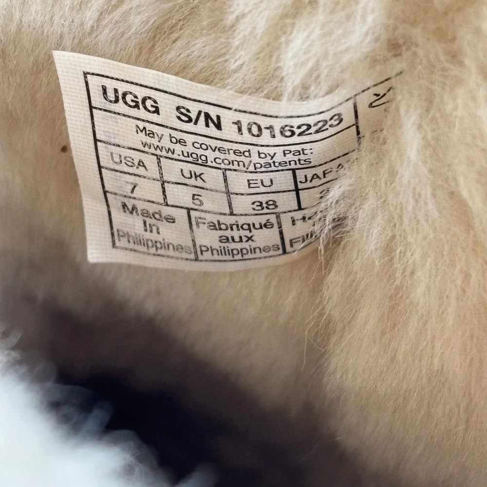 UGG classic short