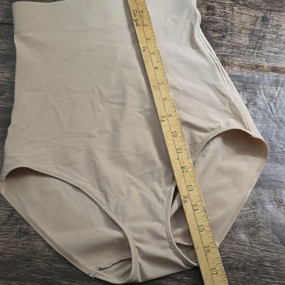 NAOMI & NICOLE High-Waist Shaping Briefs in Nude‎ sz L