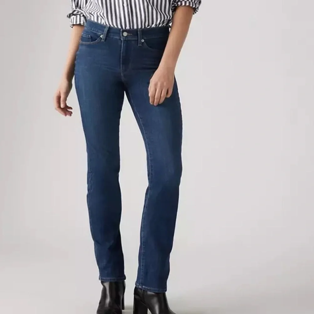 Levi’s Classic Straight Blue Jeans size 33