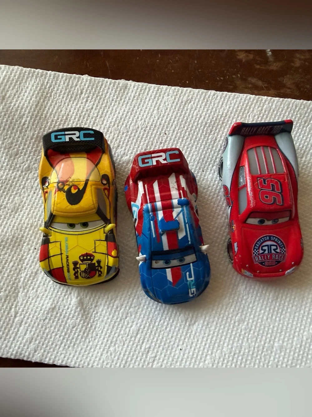 Disney Pixar cars toys global racers cup race cars lighting McQueen GUC toys