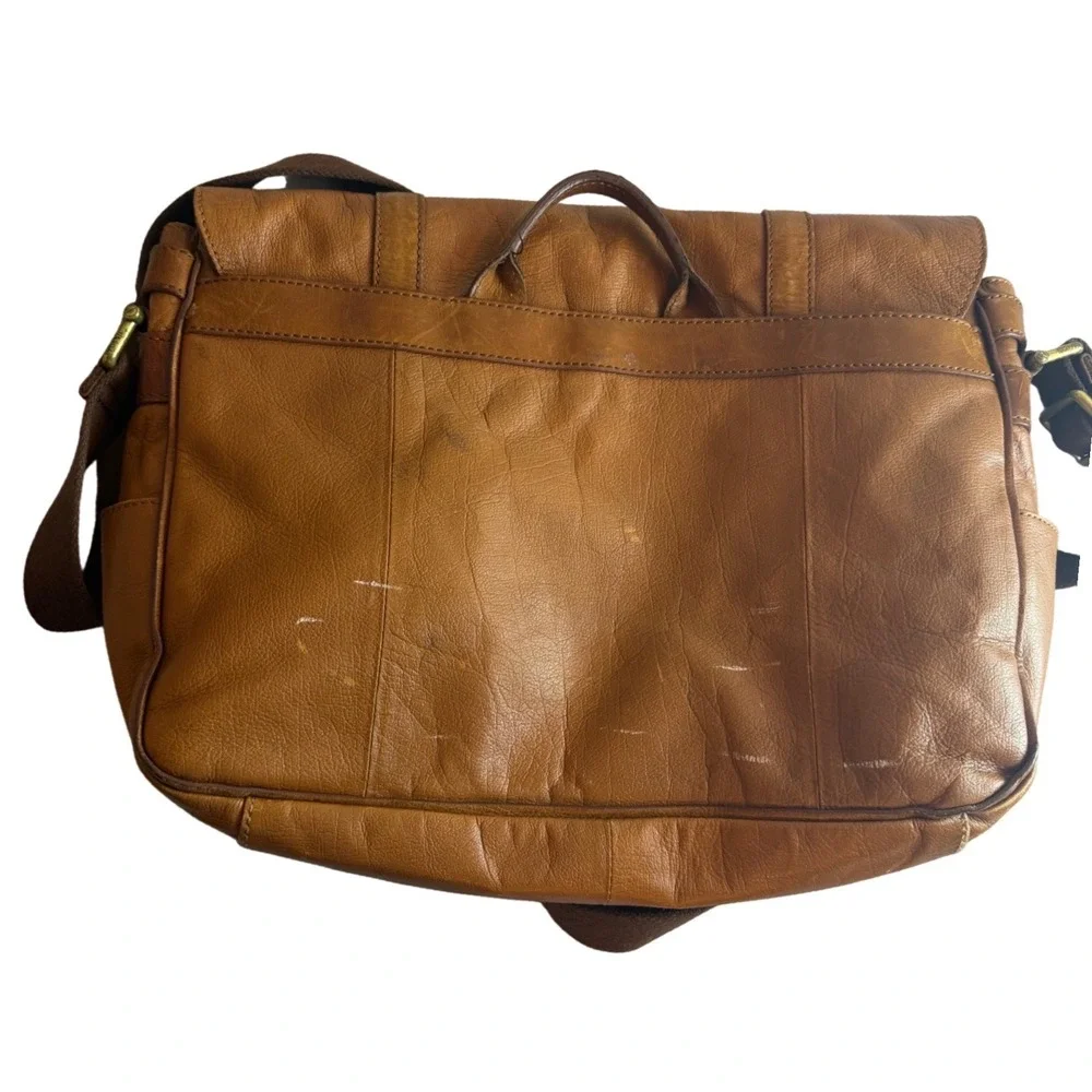 Fossil supple leather