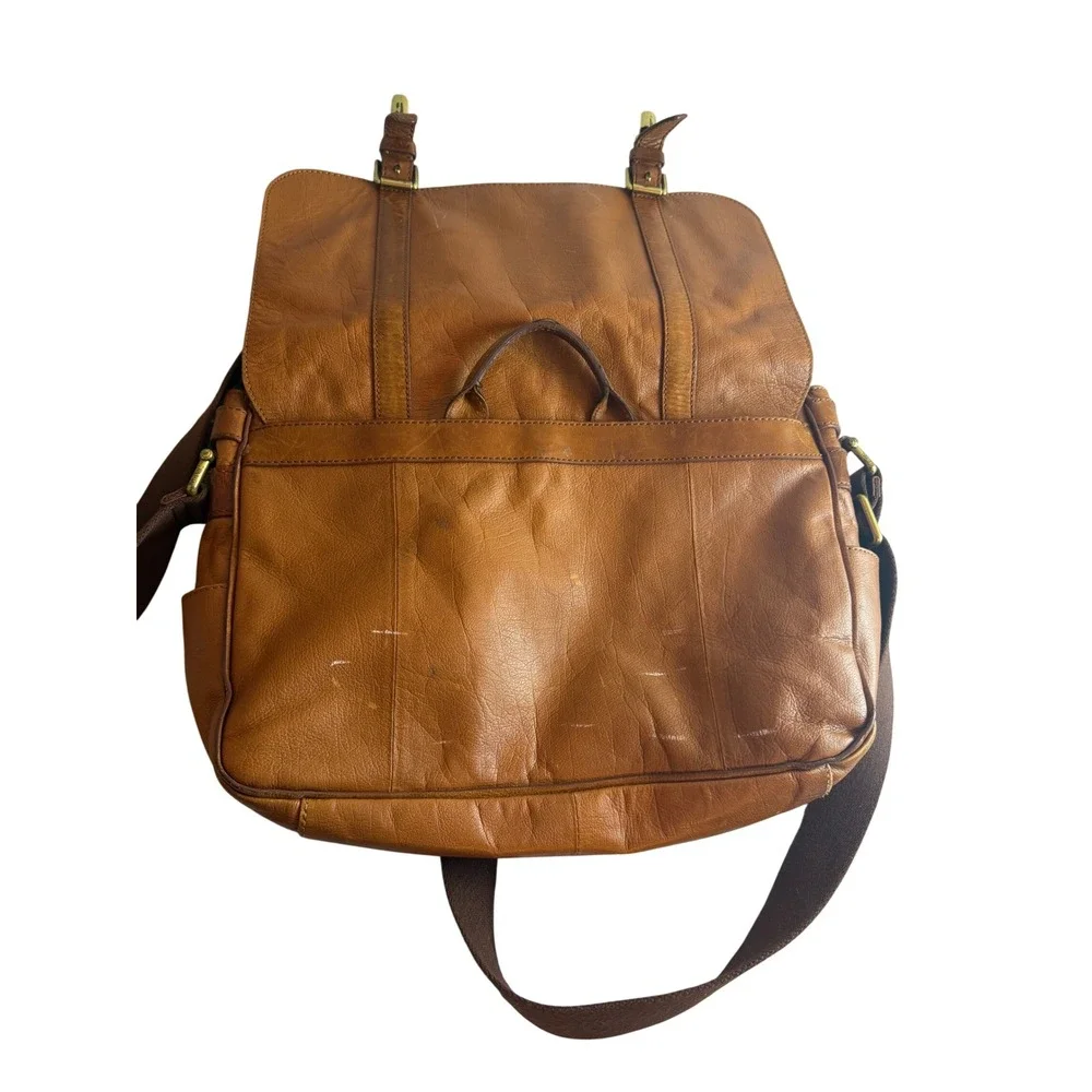 Fossil supple leather
