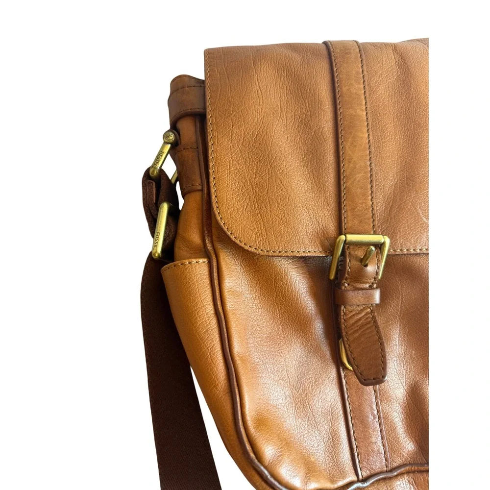 Fossil supple leather