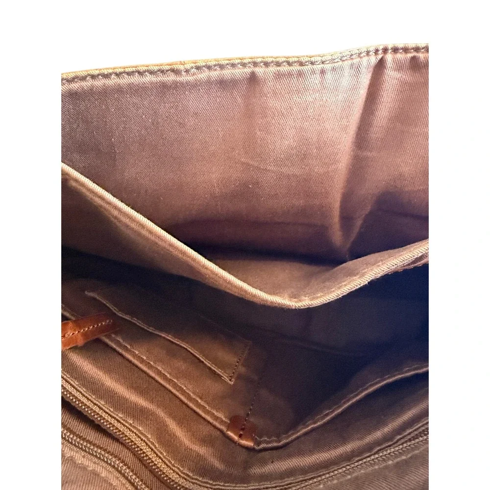 Fossil supple leather