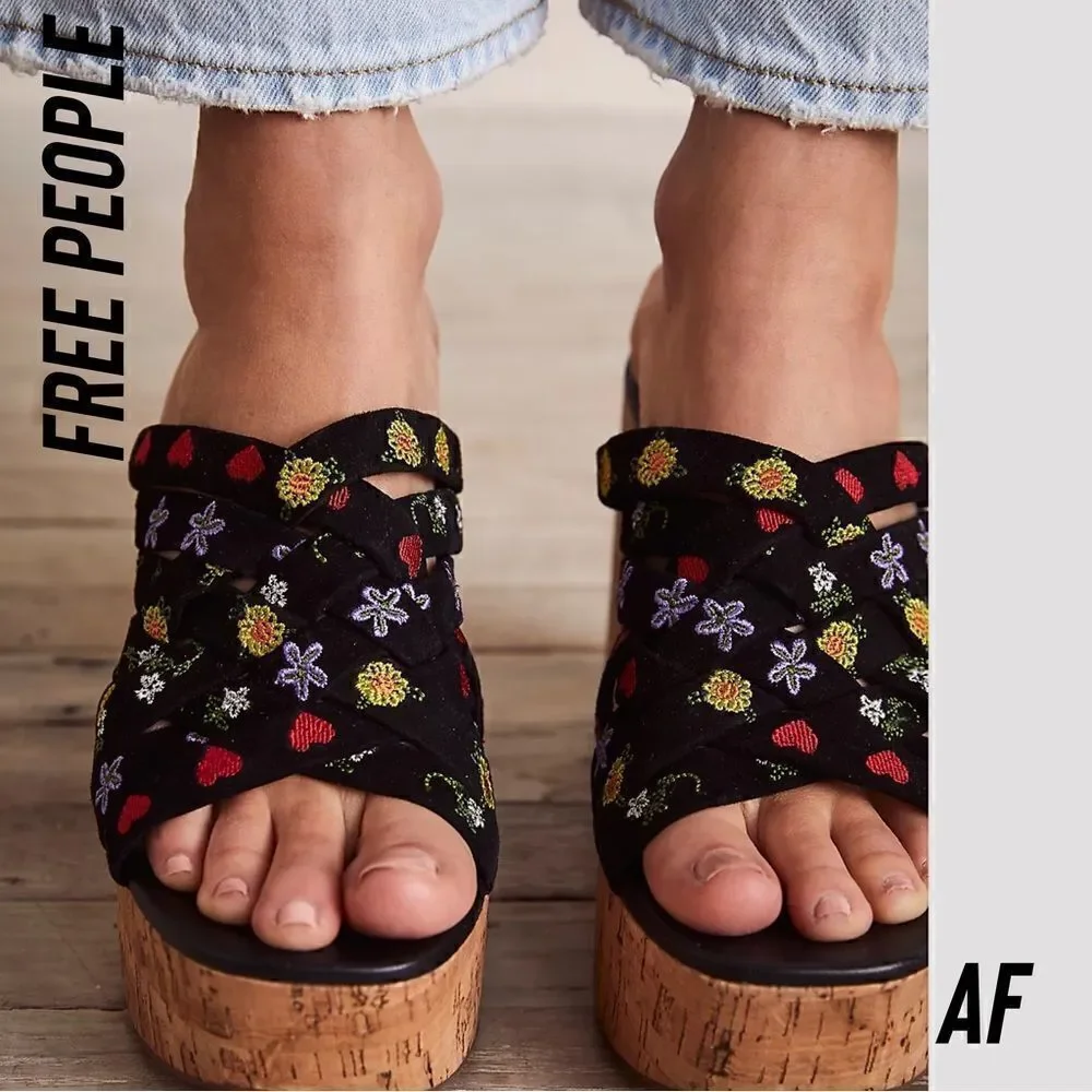 Free People set size embroidered