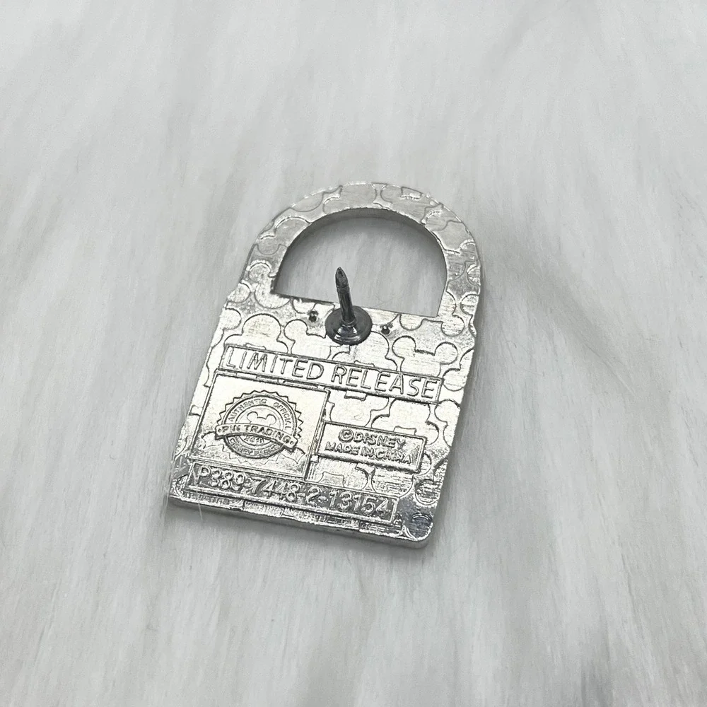 🔮 5/$25‎ Disney Chip 'n' Dale - Dale Lock Pin