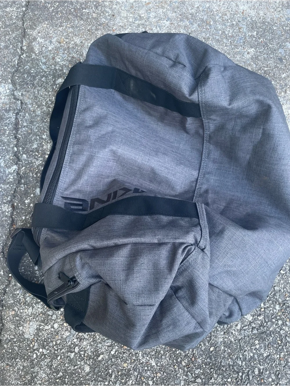 Dakine Men's Gray Travel Duffel with Black Straps