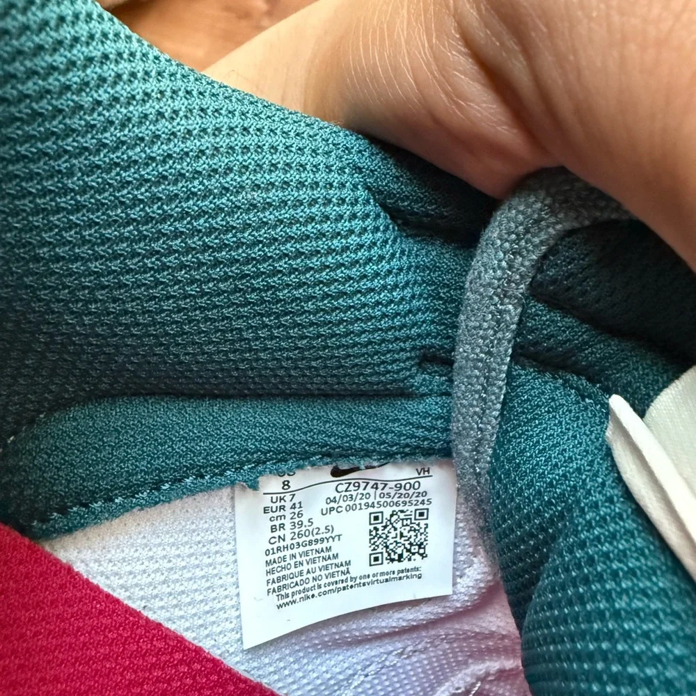 Nike interior cushioned pink