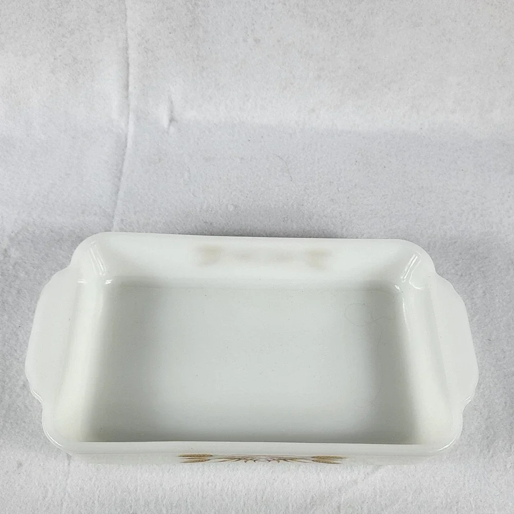 VTG Fire King Golden Wheat Casserole Dish #410 Milk Glass MCM Ovenware 1.5 Qt